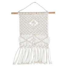 tapeçaria de macrame cinza e branco